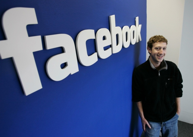 Facebook est poursuivi et pourrait devoir vendre instagram et WhatsApp Mark Zuckerberg et Facebook
