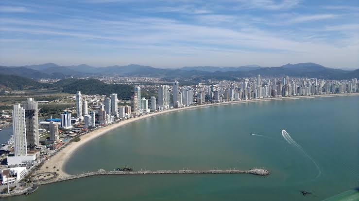 9 lugares incríveis e acessíveis para passar o réveillon 2019 - balneário camboriú sc