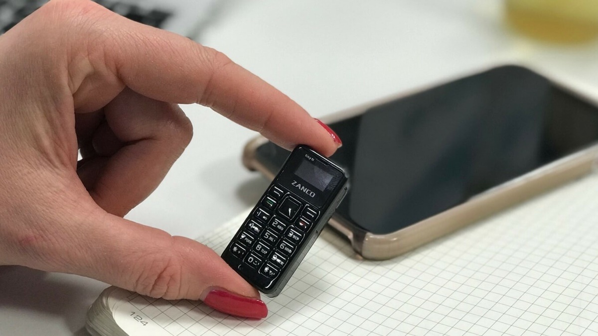 Você sabe qual é o menor celular do mundo? Você sabe qual é o menor celular do mundo?