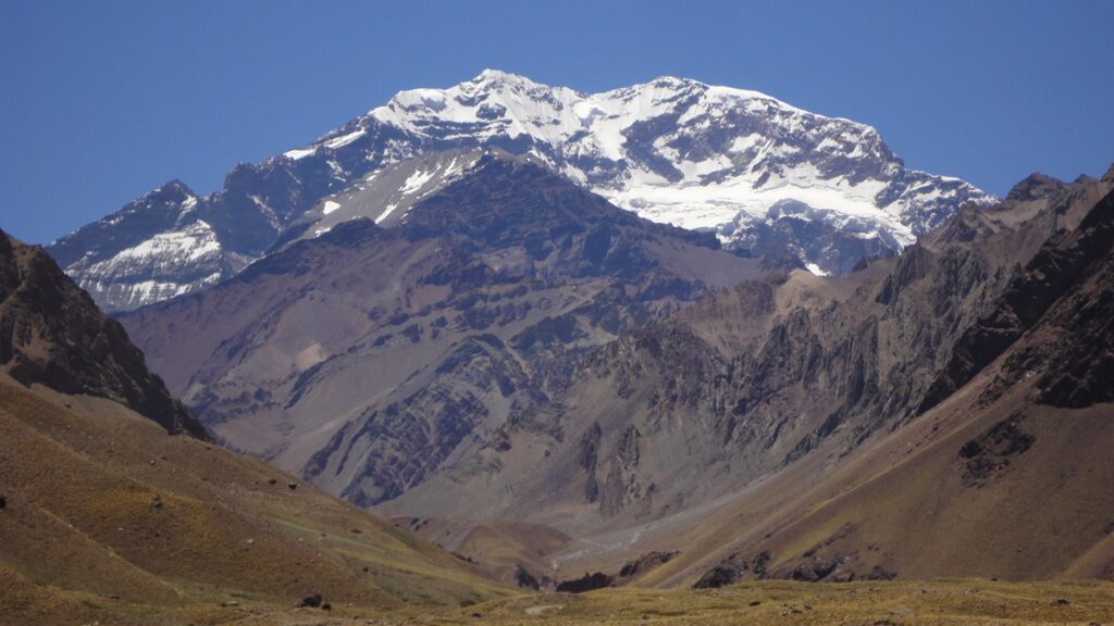 3 curiosidades incríveis sobre a argentina que você precisa saber O ponto mais alto e mais baixo da américa do sul